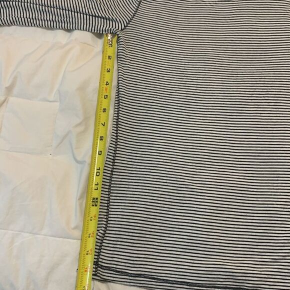 UNIVERSAL THREAD, long sleeve T, XS. Blue stripes, great condition - Picture 8 of 12